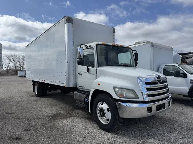 2014 HINO 268