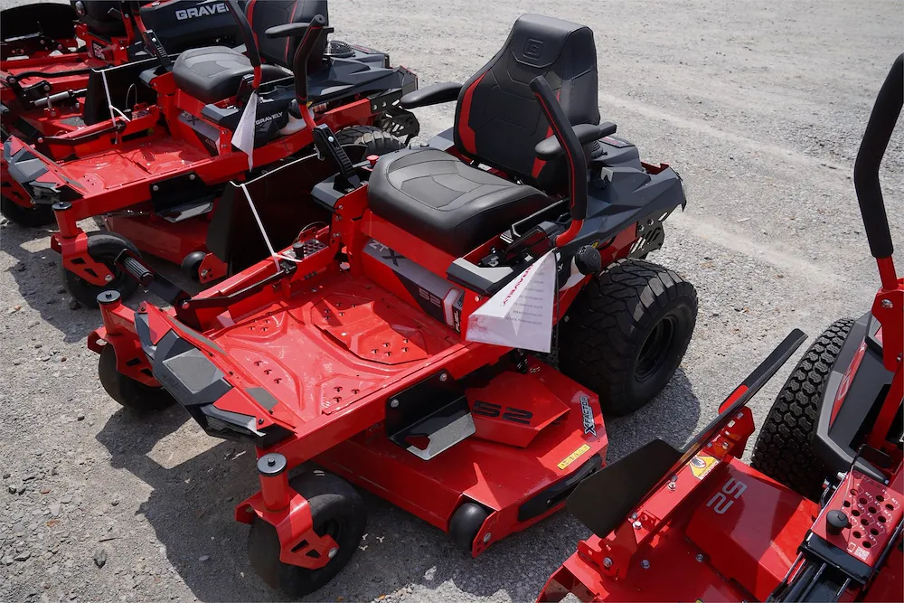 2025 GRAVELY ZT X 52