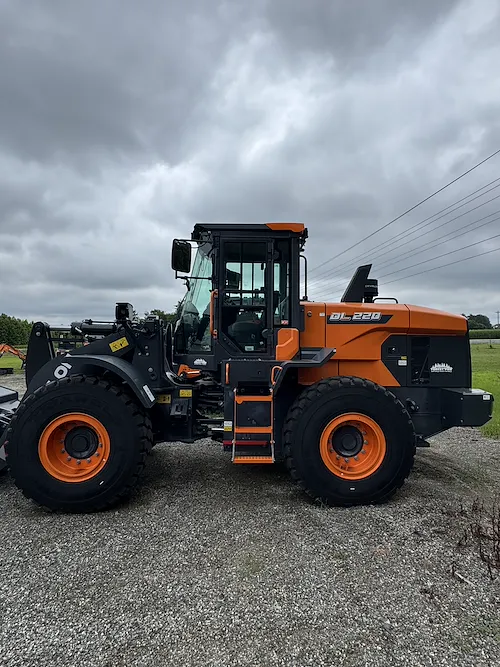  DEVELON DL220-7
