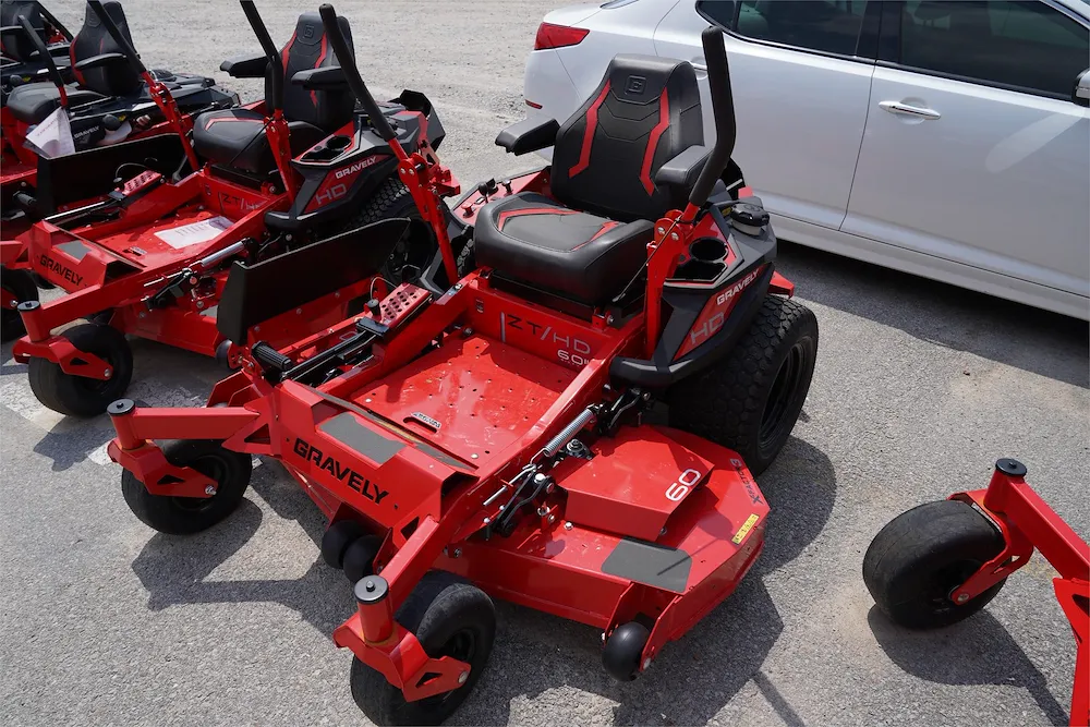 2025 GRAVELY ZT60 HD
