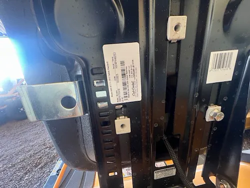 2024 CUB CADET LX42 XT2