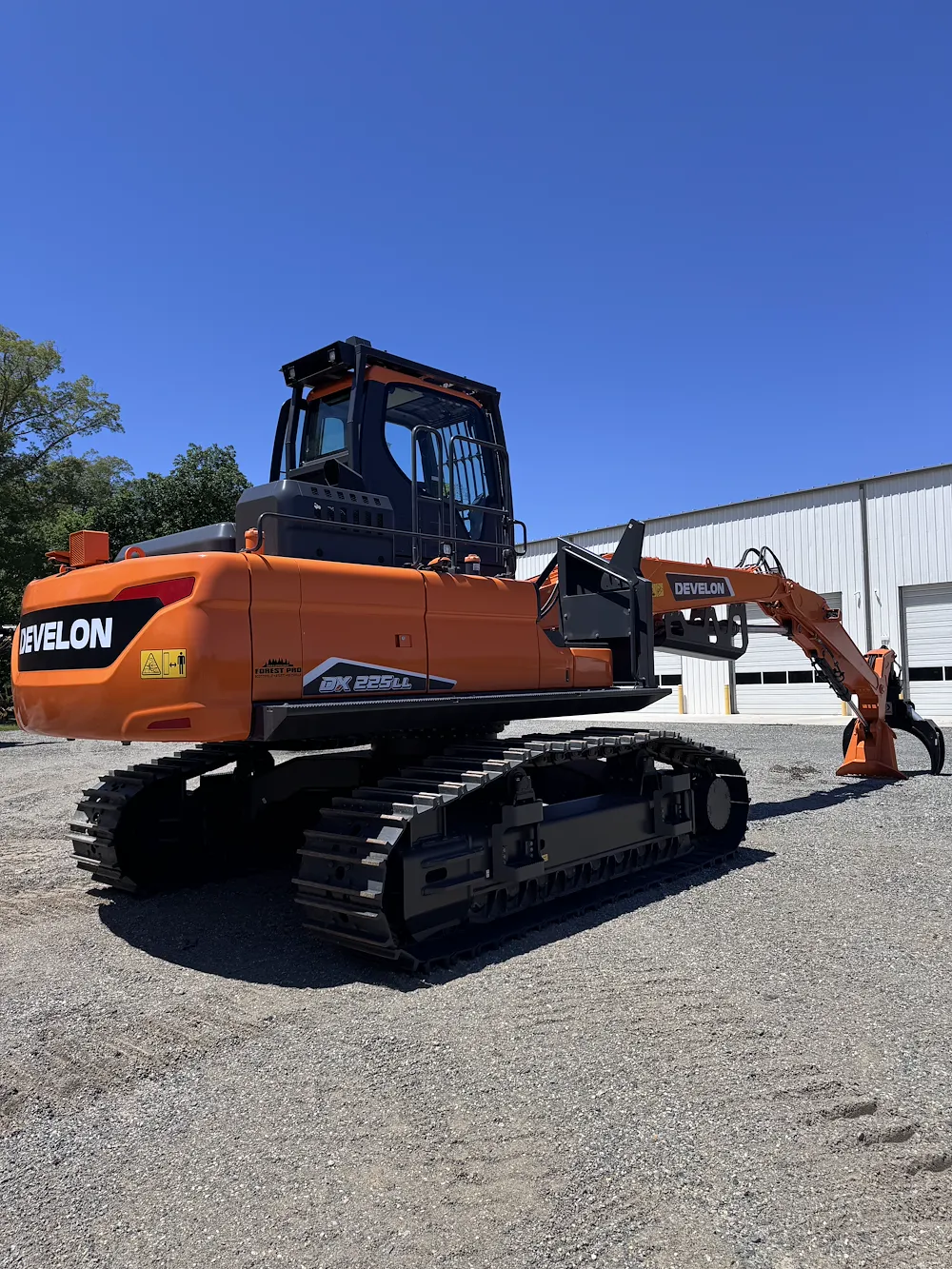  DEVELON DX225LL-7