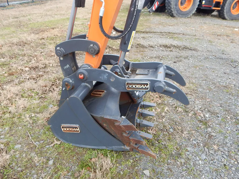  DOOSAN DX27Z-7
