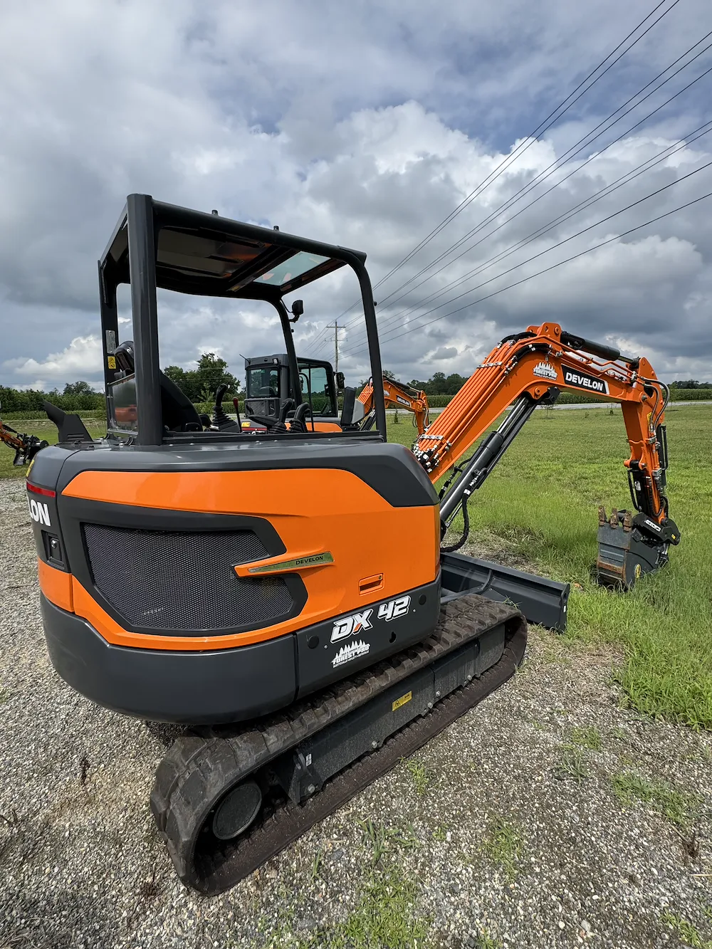  DEVELON DX42-7
