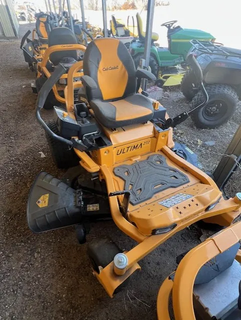 2024 CUB CADET ZT2