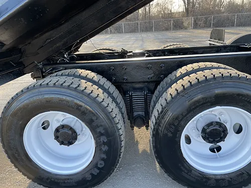 2005 MACK 690S