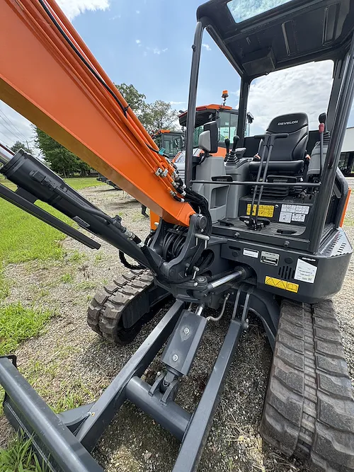  DEVELON DX42-7