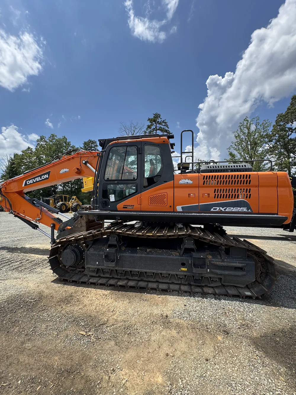  DEVELON DX225LL-5