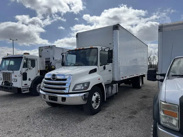 2014 HINO 268
