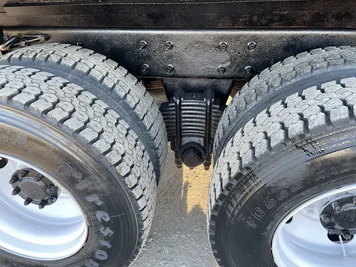 2005 MACK 690S