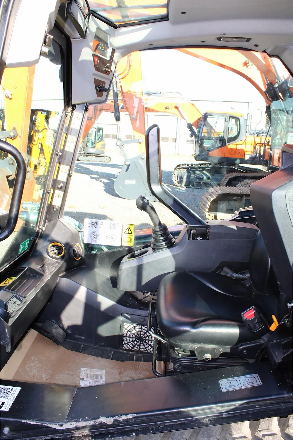 2022 JCB 300T