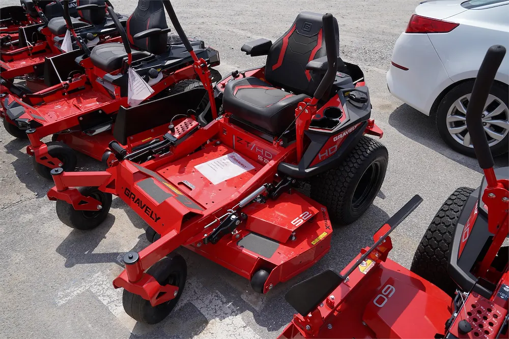 2025 GRAVELY ZT HD 52