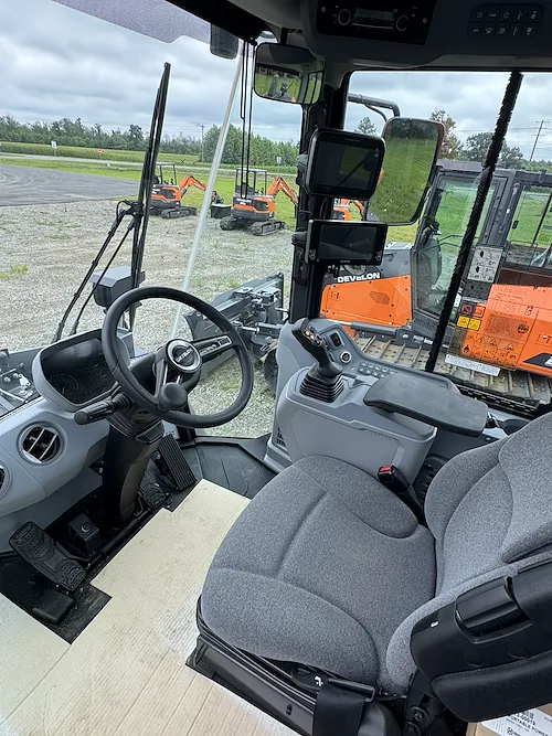  DEVELON DL220-7