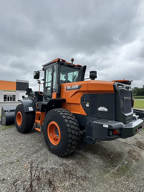  DEVELON DL220-7