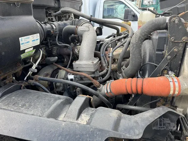 2014 HINO 268