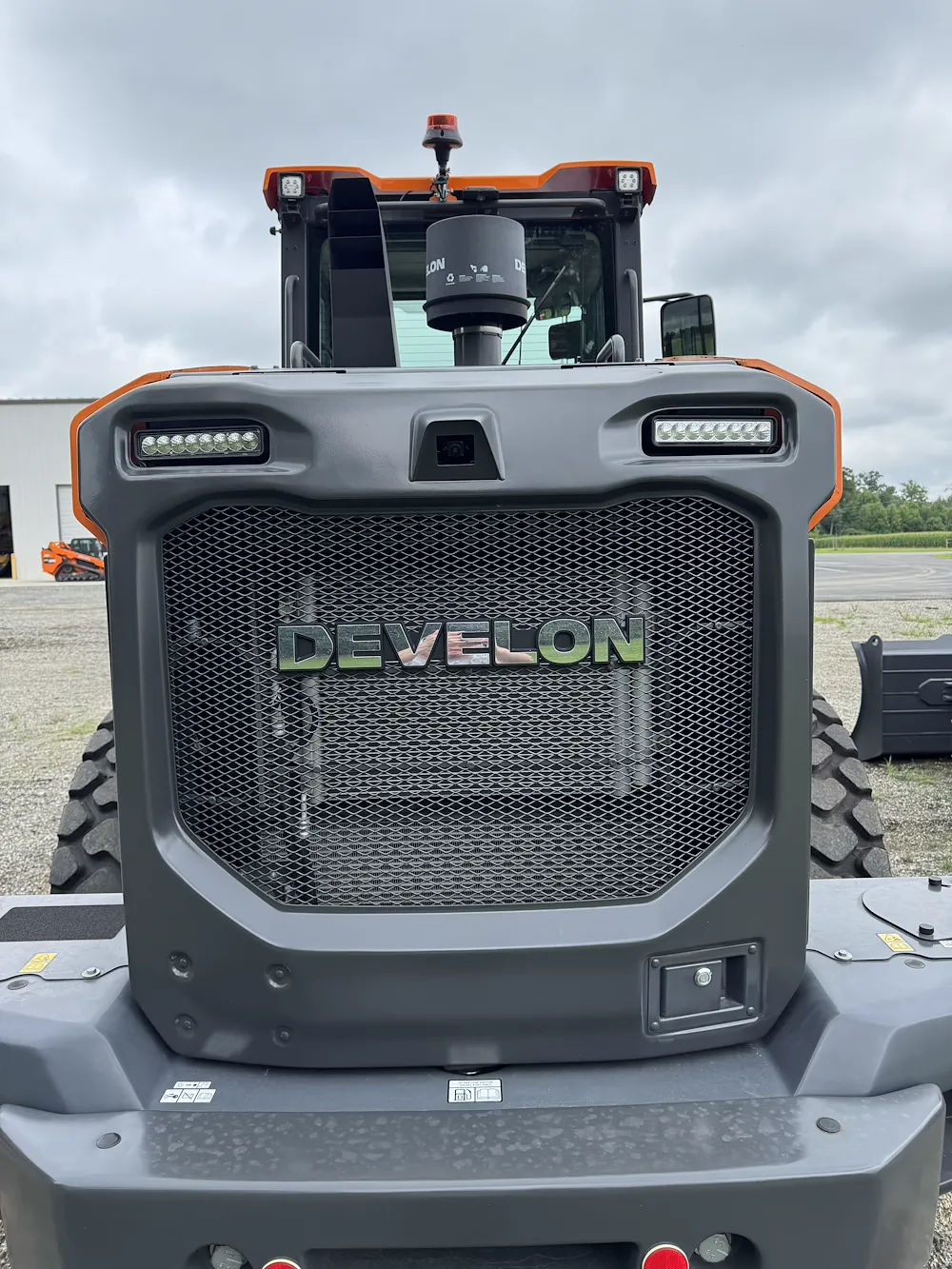  DEVELON DL220-7