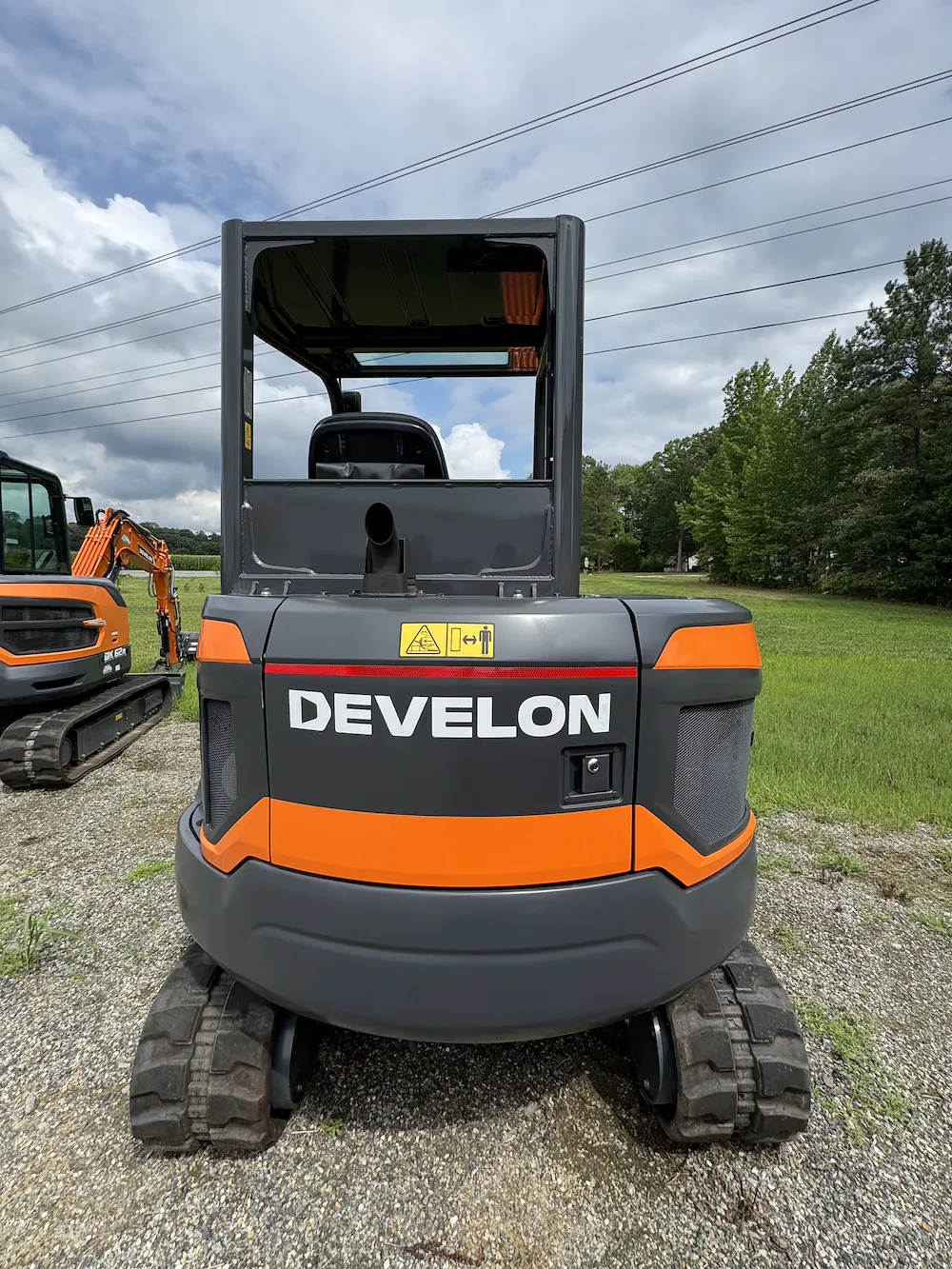 DEVELON DX42-7