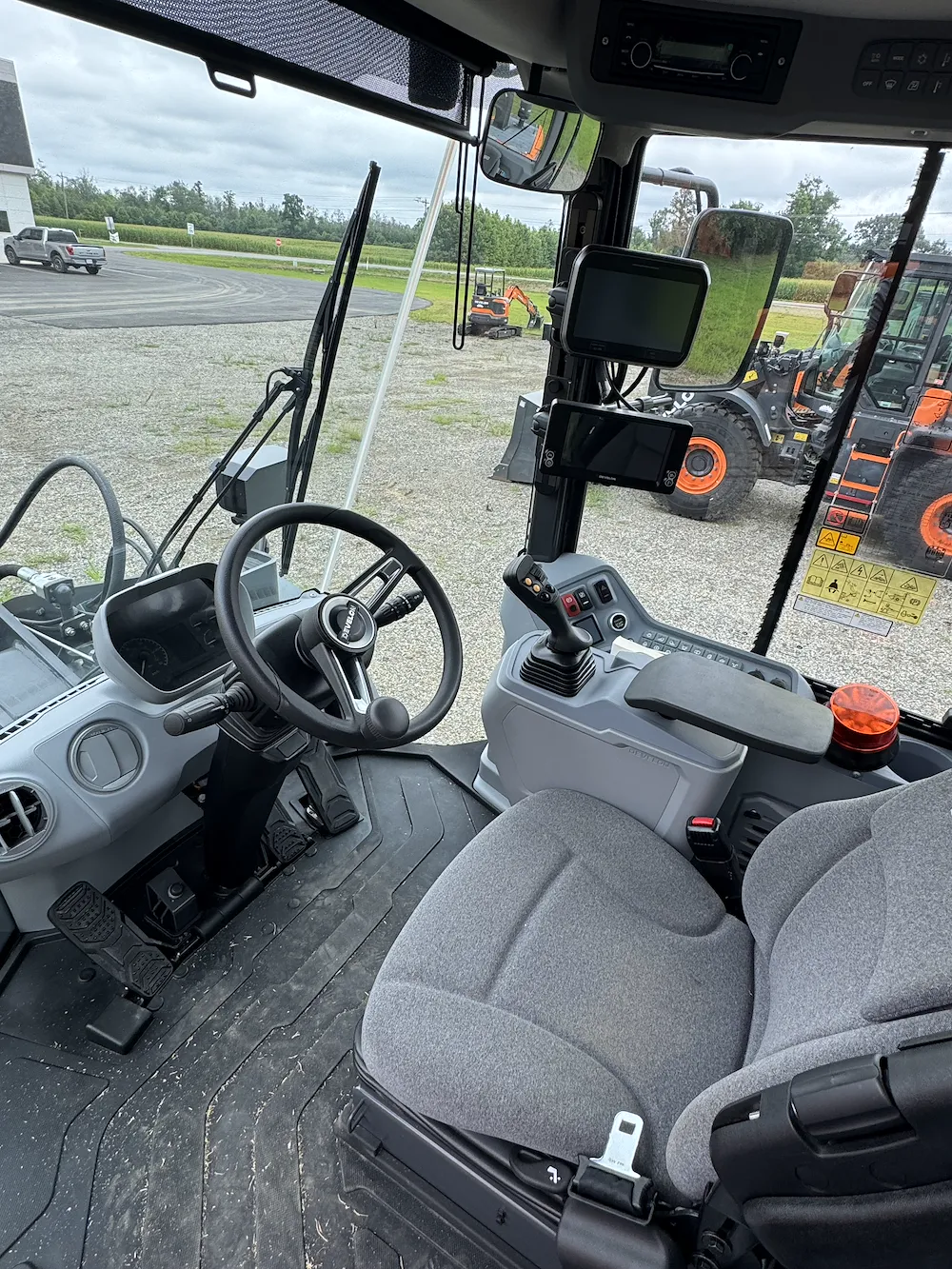  DEVELON DL250-7