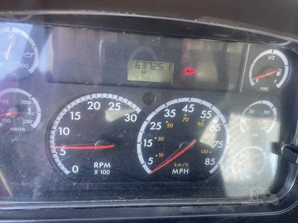 2010 FREIGHTLINER BUSINESS CLASS M2 112