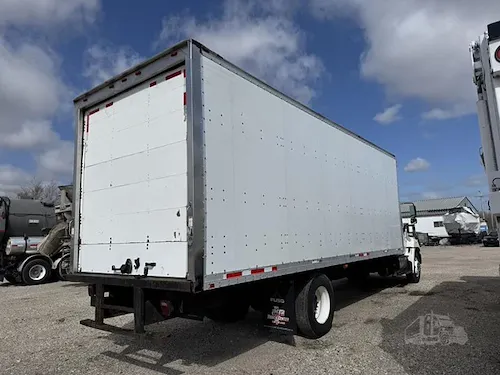 2014 HINO 268