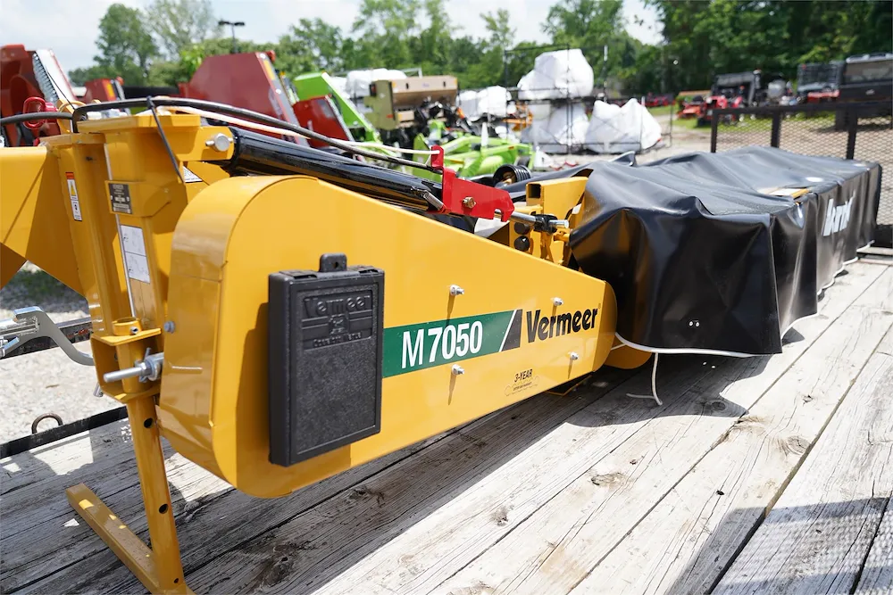 2025 VERMEER M7050