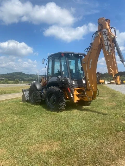 2024 CASE 695SV