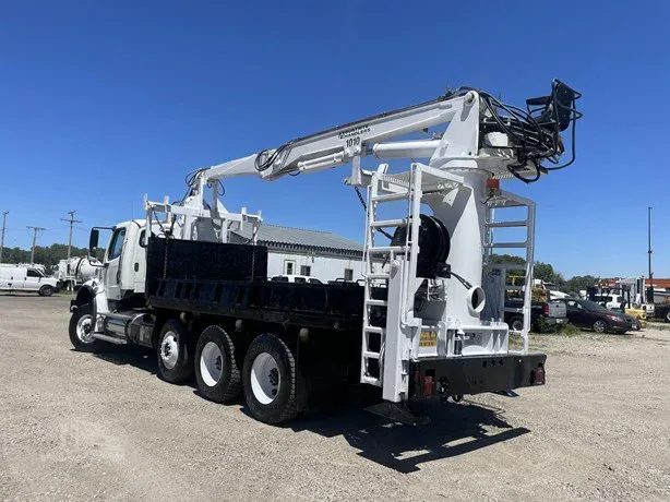 2010 FREIGHTLINER BUSINESS CLASS M2 112