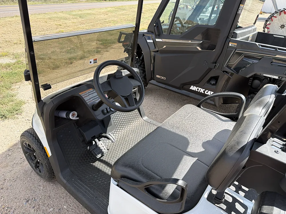2027 E-Z-GO Valor Gas EFI