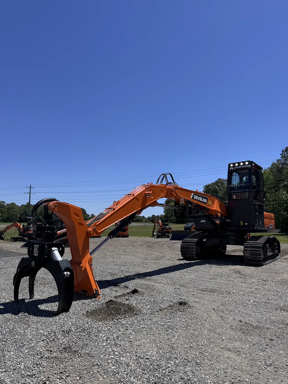  DEVELON DX225LL-7