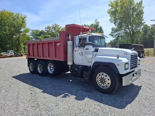 2000 MACK RD688S