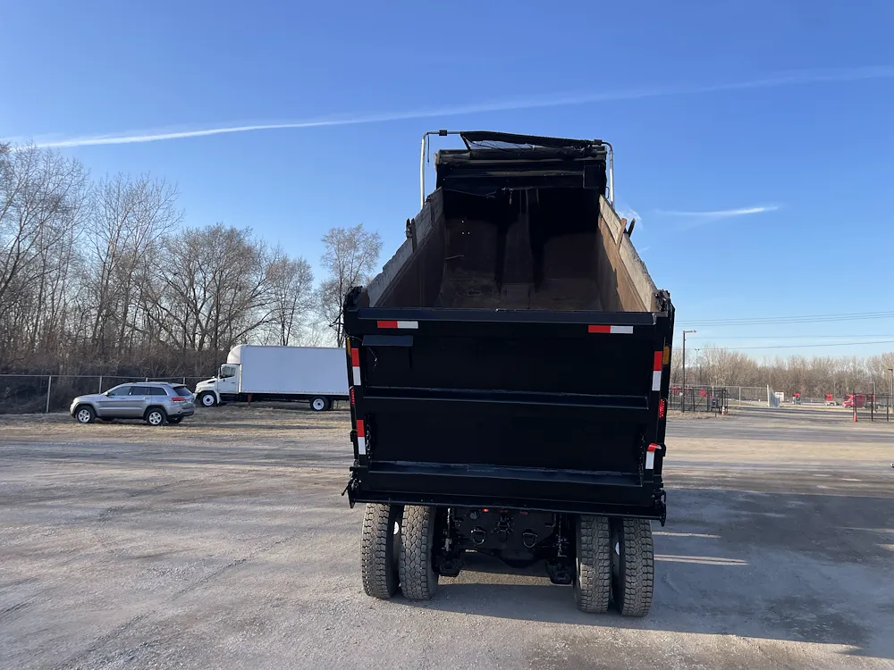 2005 MACK 690S