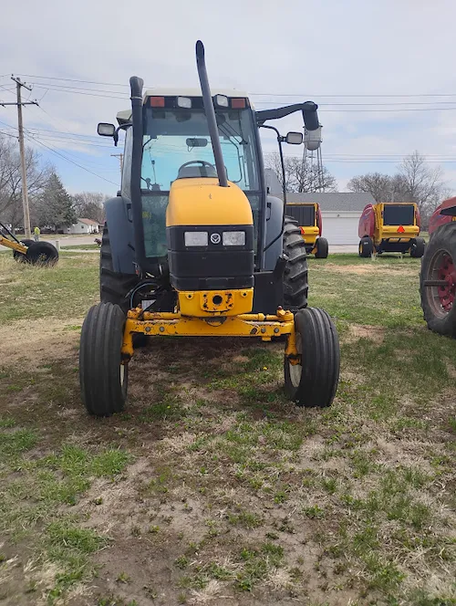 2000 NEW HOLLAND TS100