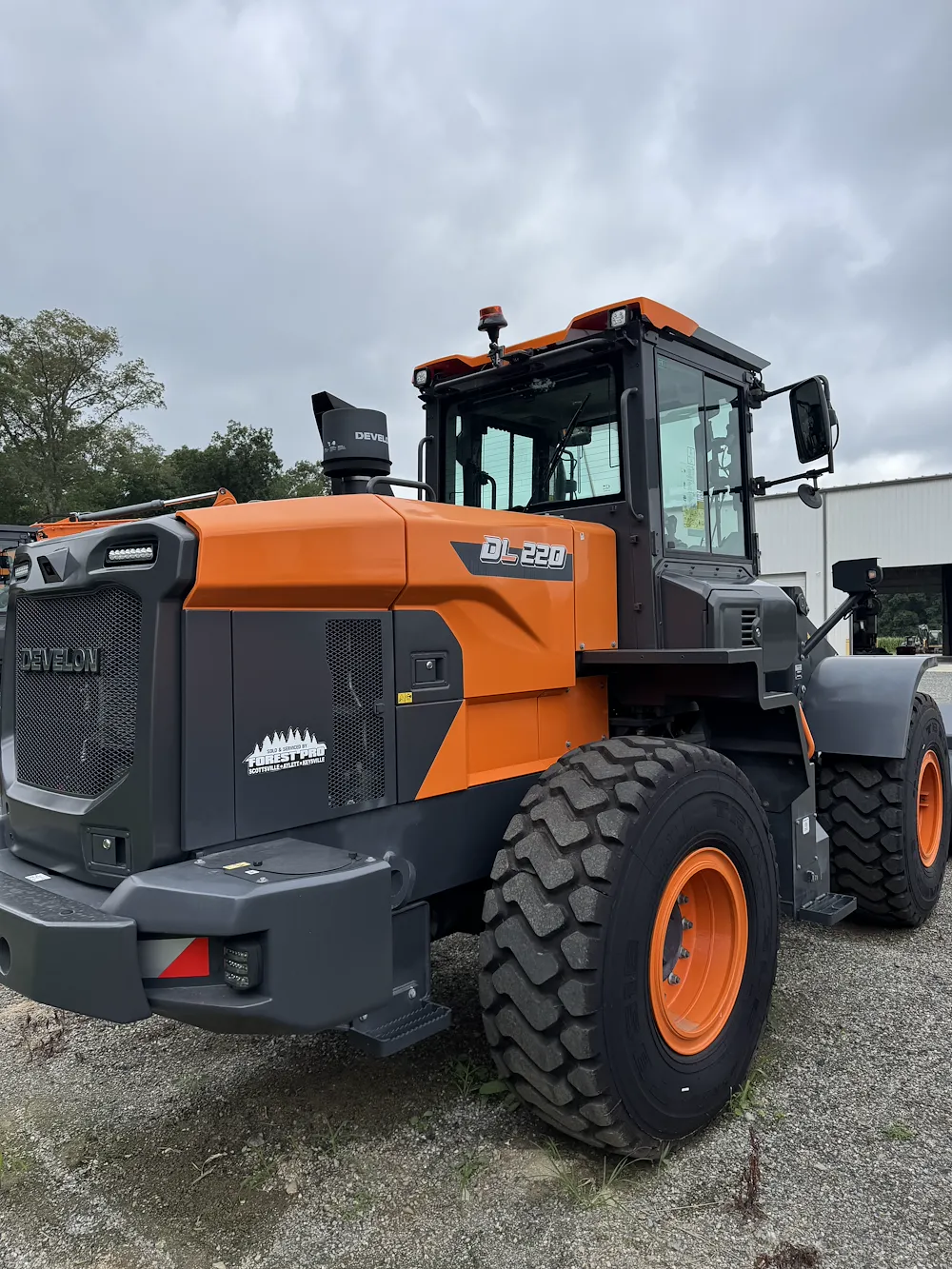  DEVELON DL220-7