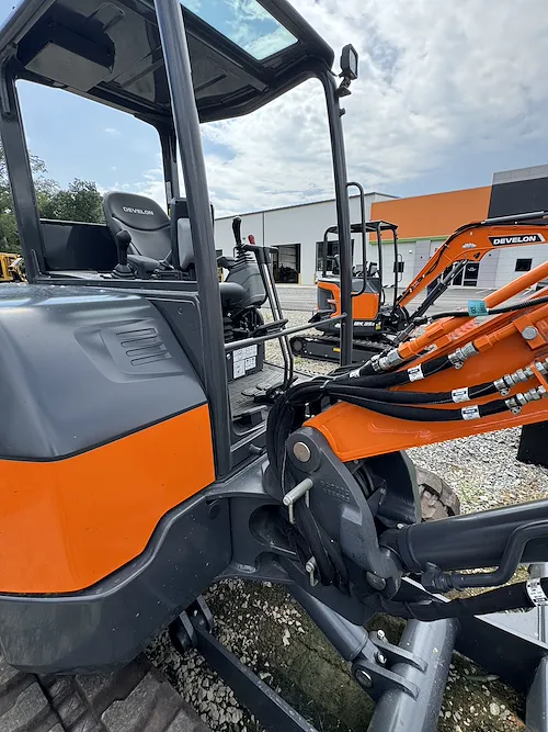  DEVELON DX50Z-7