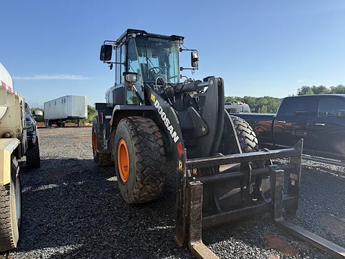  DEVELON DL220-7