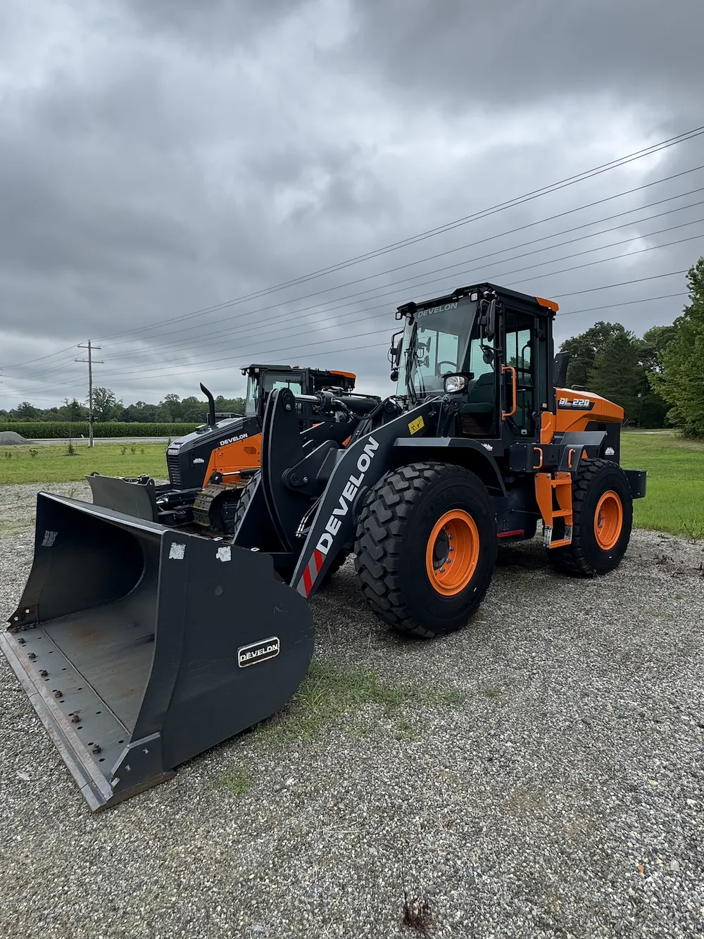  DEVELON DL220-7