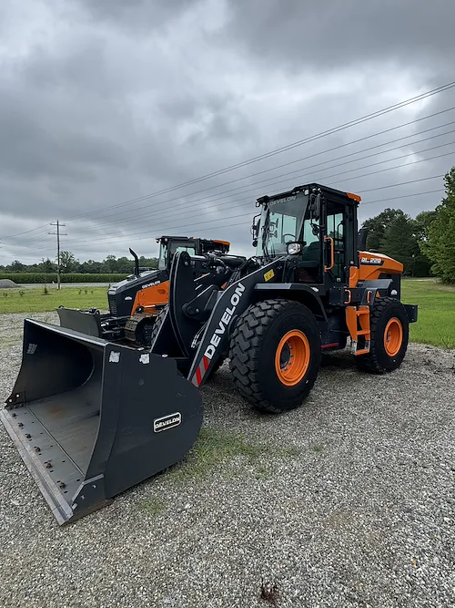  DEVELON DL220-7